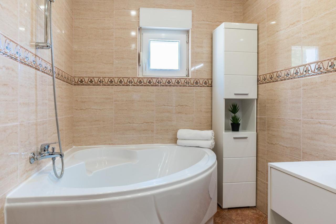 Apartments Marija スタリグラード エクステリア 写真