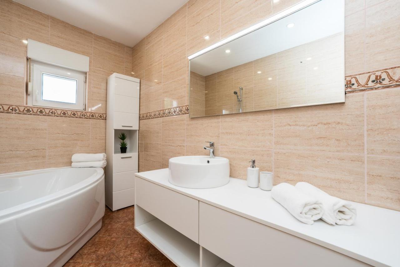 Apartments Marija スタリグラード エクステリア 写真